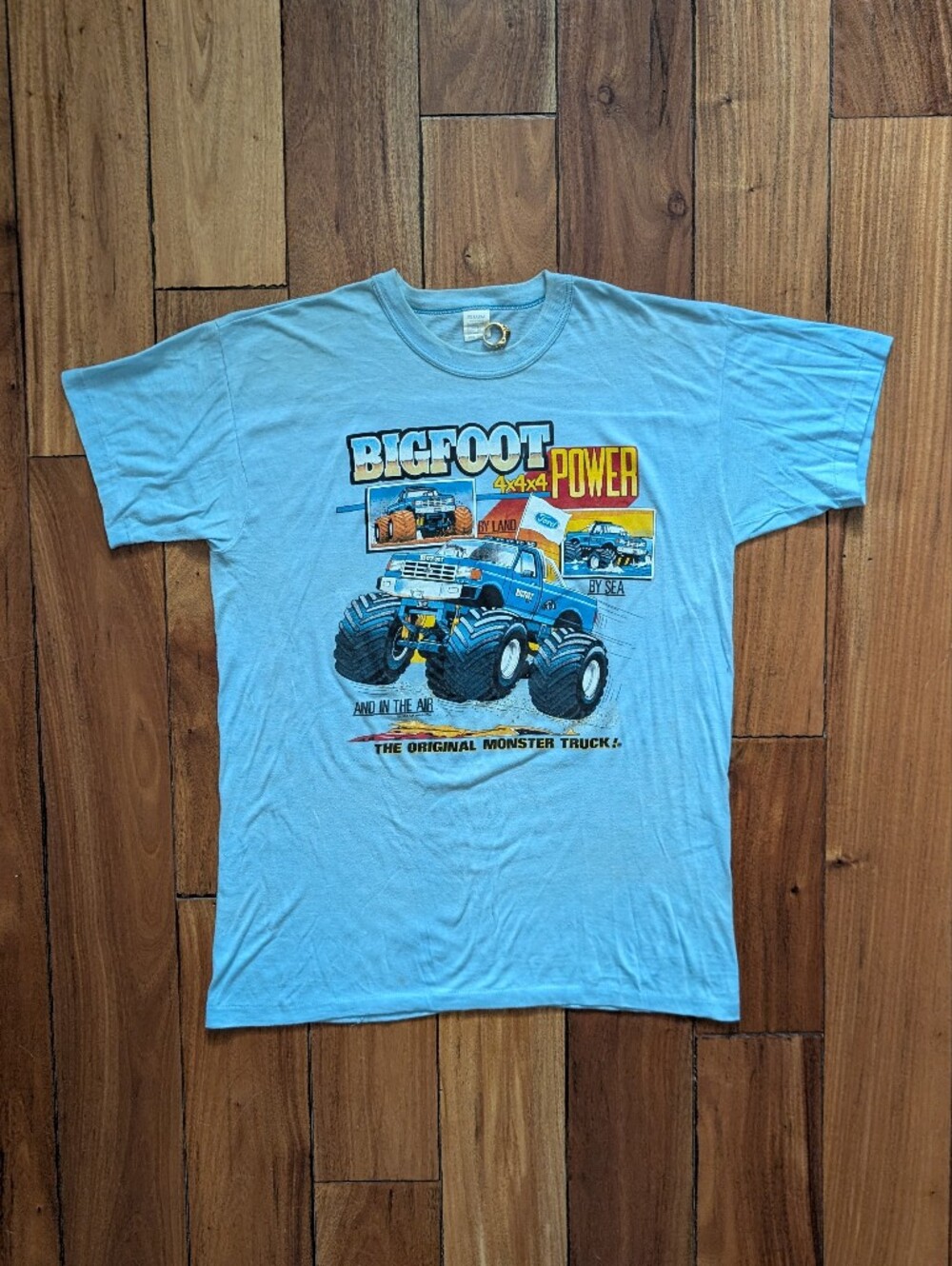 Bigfoot Monster Truck Vintage T-shirt (XL)